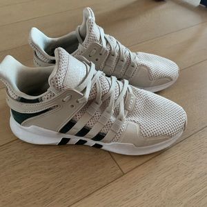 Beige Adidas Sneakers women’s size 8/kids size 6